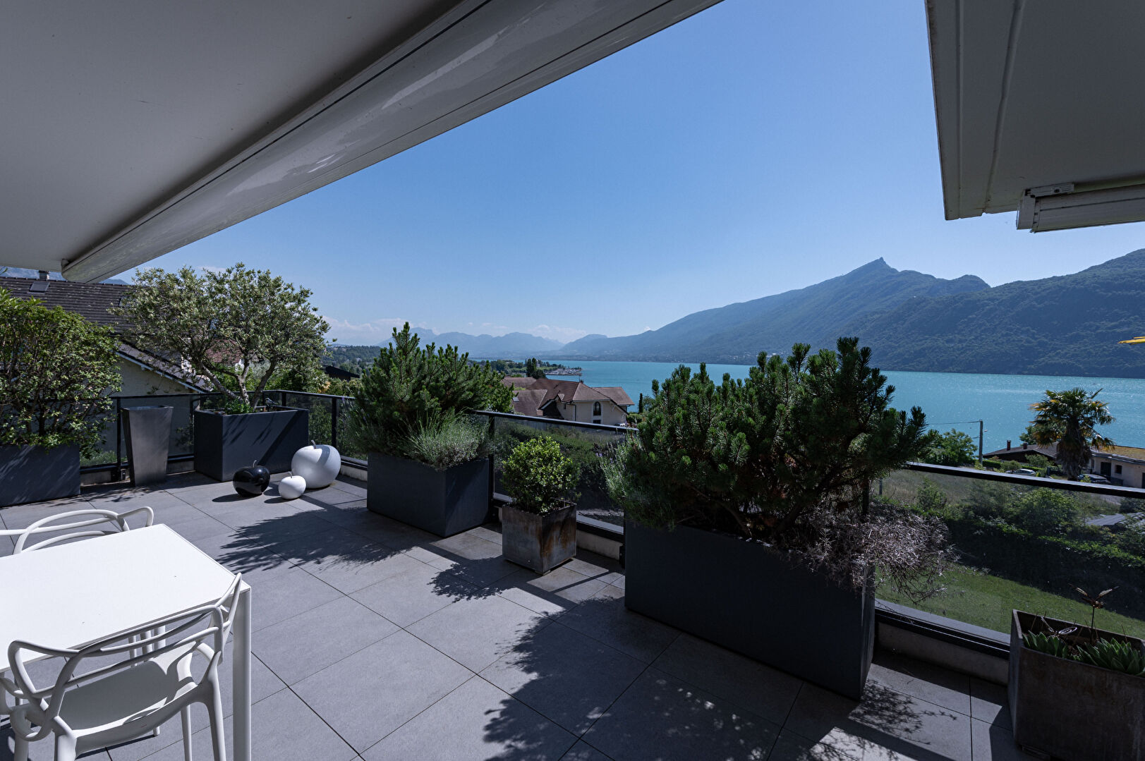 photo T4 en attique -123 m² - Terrasse panoramique 115 m² - Vue lac - Brison-Saint-Innocent 