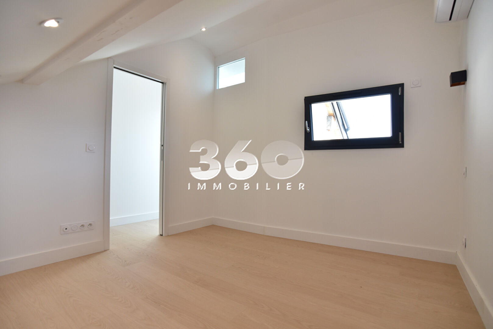 photo Maison mitoyenne entièrement rénovée ? 115 m² ? Jardin & grande terrasse ? Aix-les-Bains 