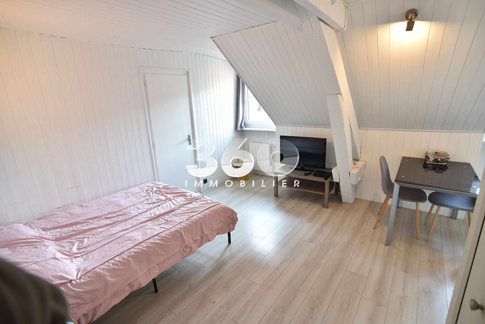 photo Studio au dernier étage ? Charme & tranquillité ? Aix-les-Bains 