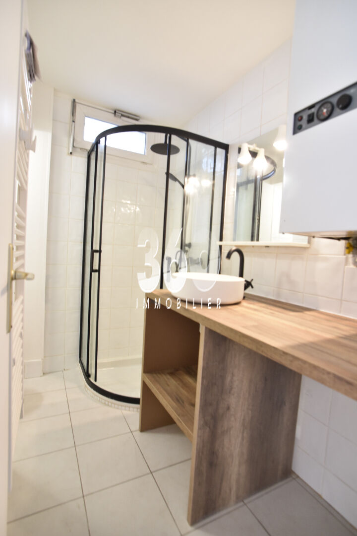 photo T2 en rez-de-jardin - Centre-ville au calme  ?-Aix-les-Bains 