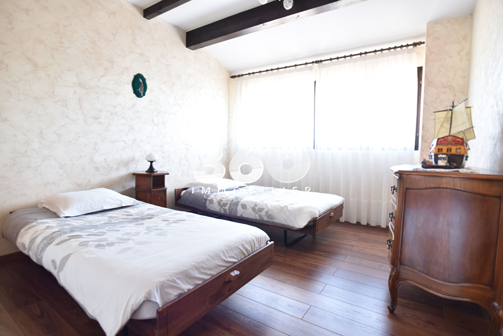 photo Maison 180 m² ? 6 chambres ? Piscine ? Proche CERN 