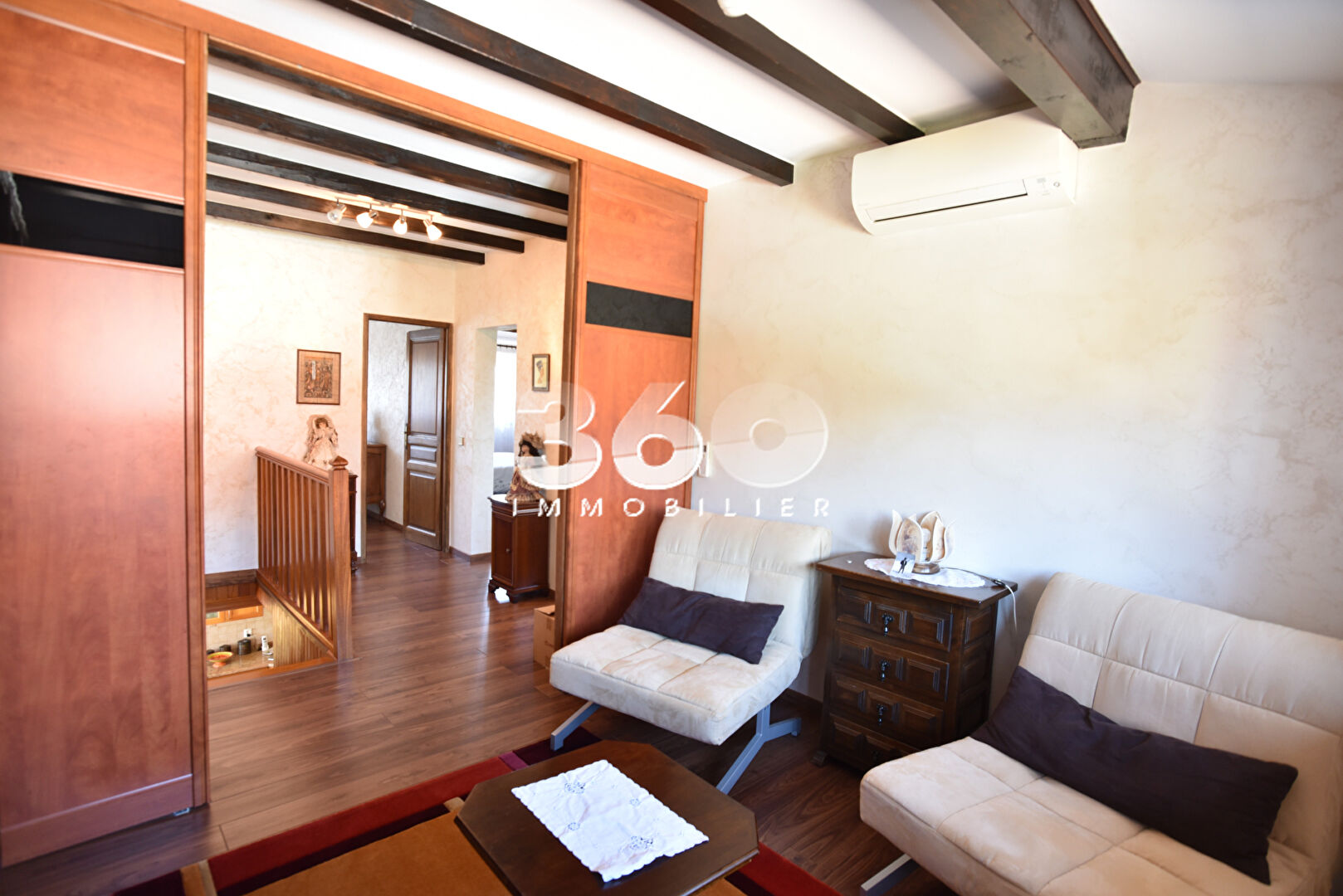 photo Maison 180 m² ? 6 chambres ? Piscine ? Proche CERN 